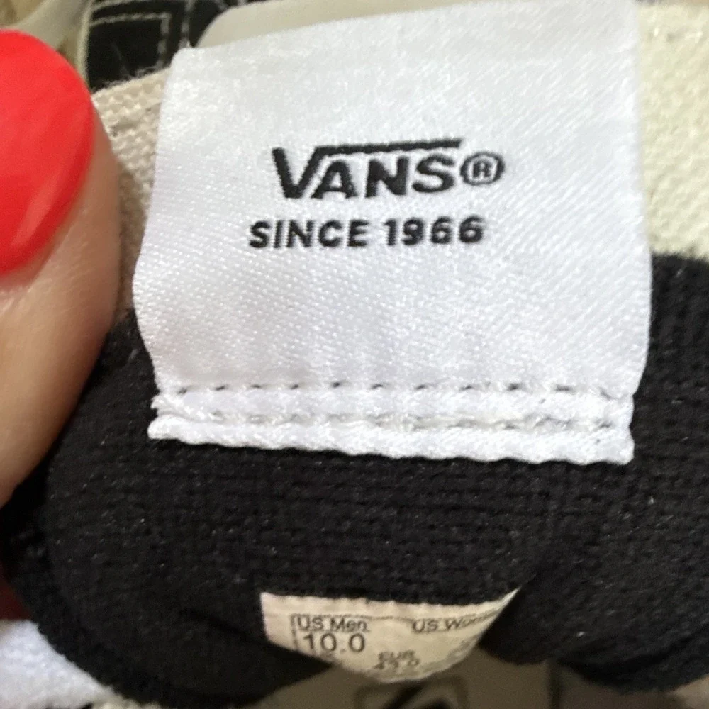 VANS Sk8-Hi Men's High Top Lace-Up Sneakers Black White Burgundy Colorblock